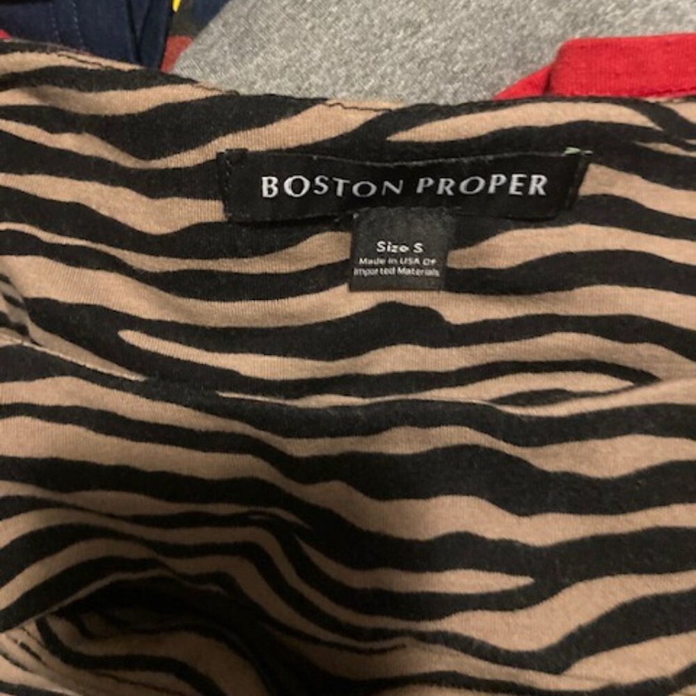 Boston Proper Printed Cut Out Cold Shoulder Long Sleeve Top - Small
